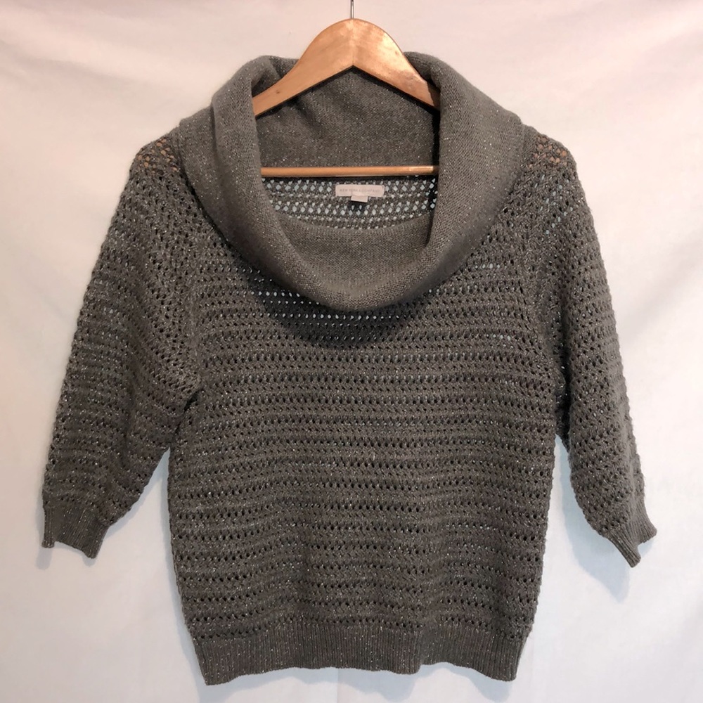 New York & Company Ladies Sweater Size Small